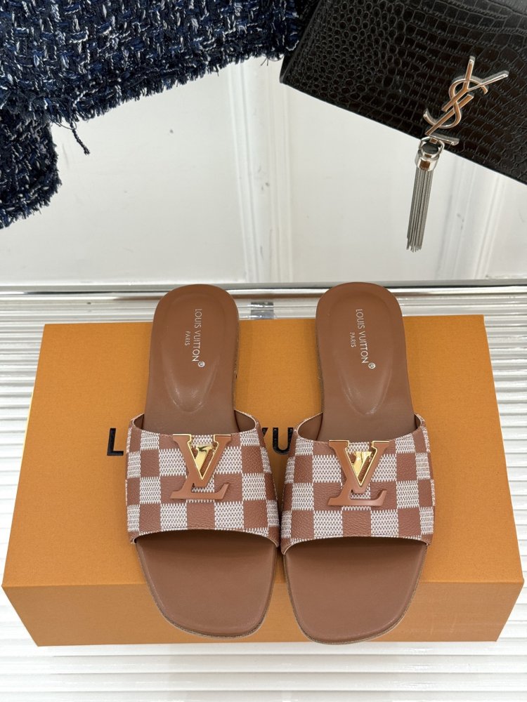 Шлепанцы женские фото 4