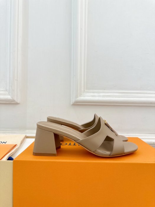 Босоножки фото 4