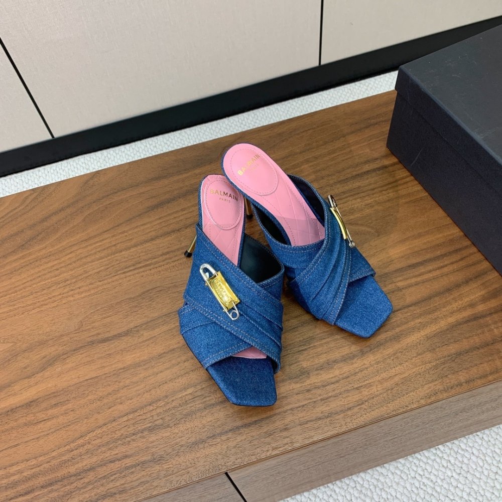 Босоножки фото 5