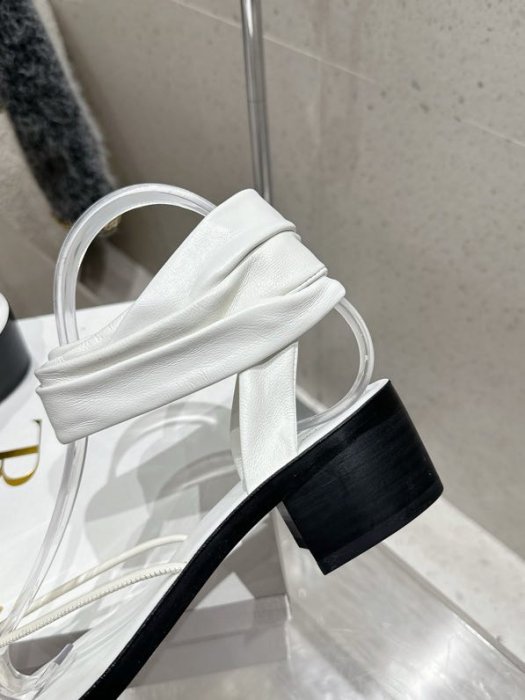 Босоножки фото 8