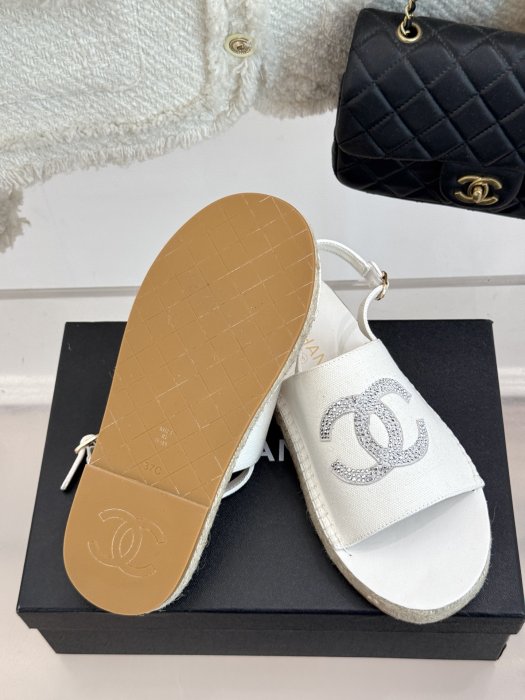 Сандалі жіночі фото 9