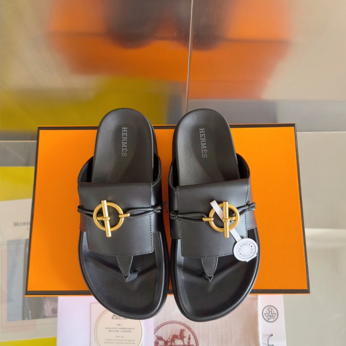 Шлепанцы женские фото 7