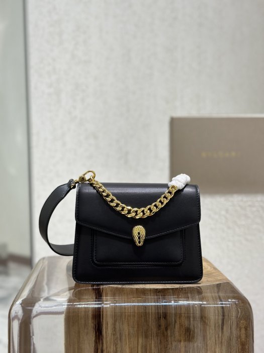 A bag women's Serpenti Forever 20 cm