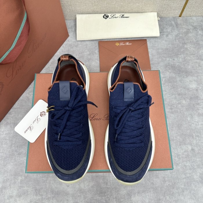 Кросівки чоловічі