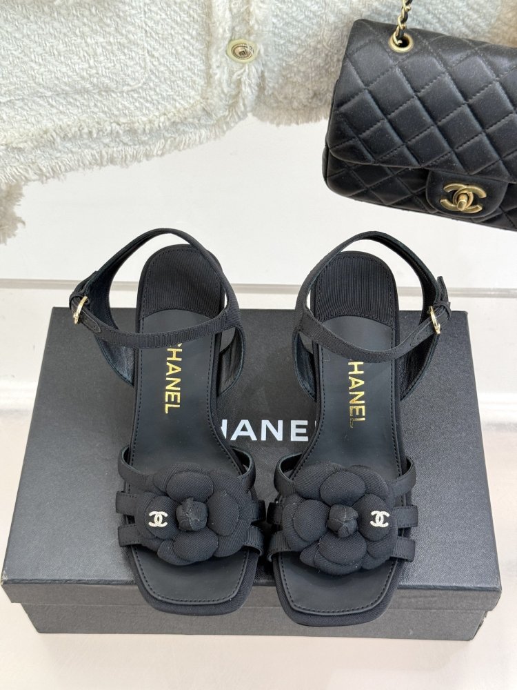 Босоножки фото 4