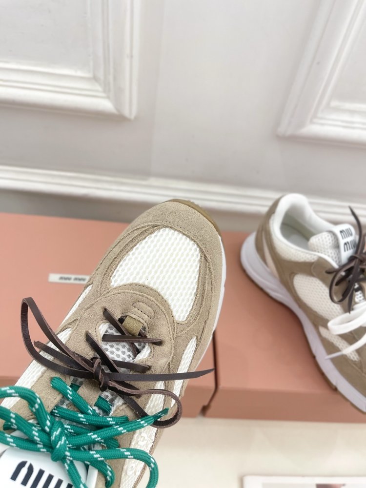 Кроссовки женские фото 6