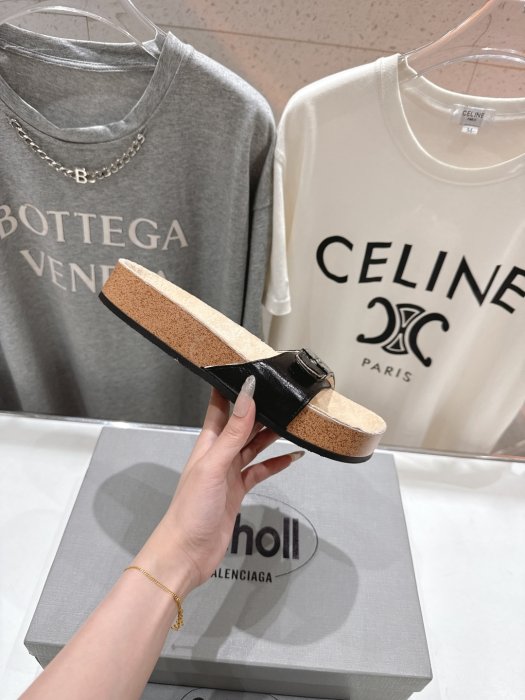 Шльопанці жіночі фото 5