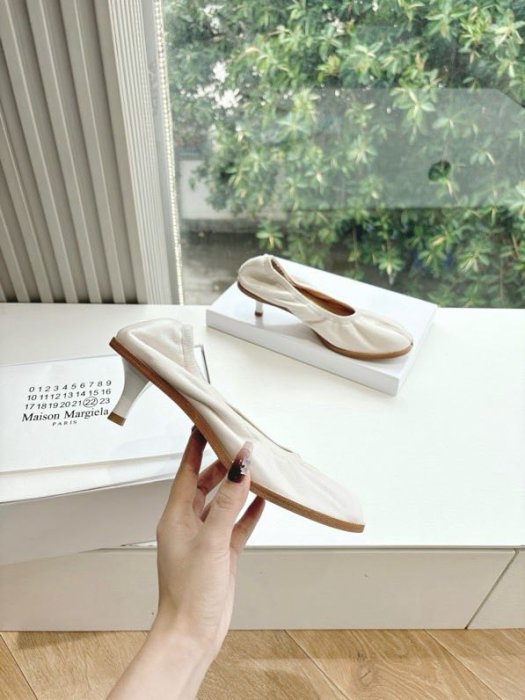 Туфли кожаные с раздвоенным носком фото 3