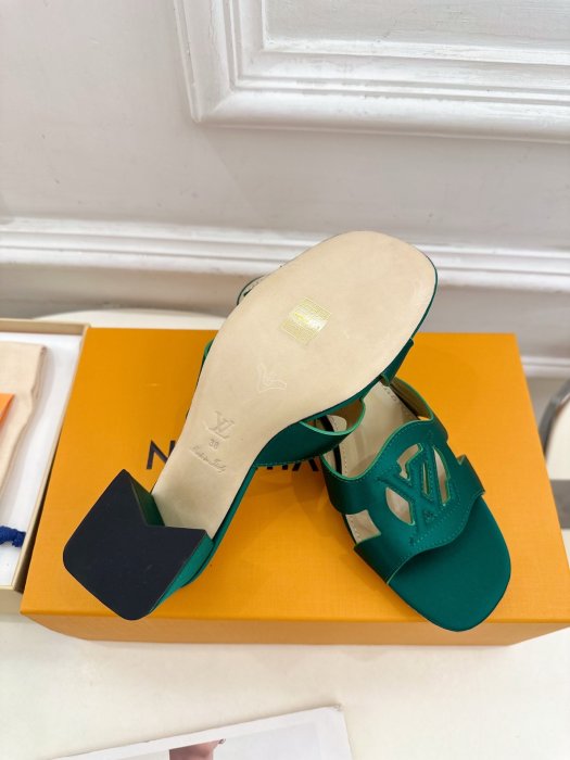 Босоножки фото 9