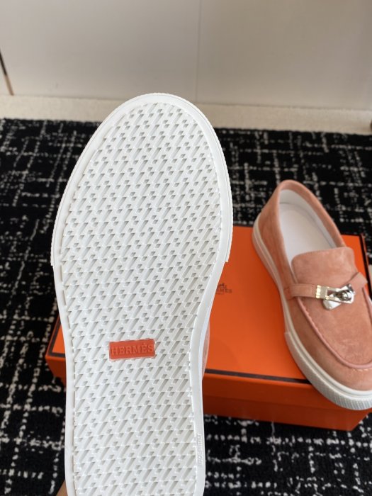 Лоферы кожаные женские фото 9