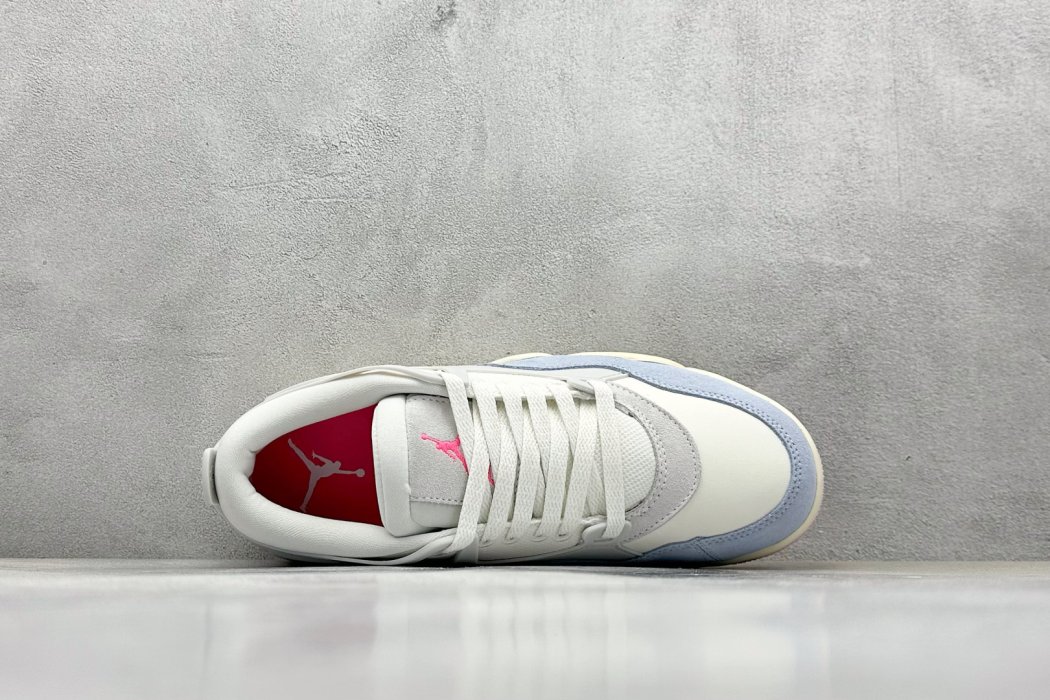 Кроссовки Nike Air Jordan 4 Retro фото 3