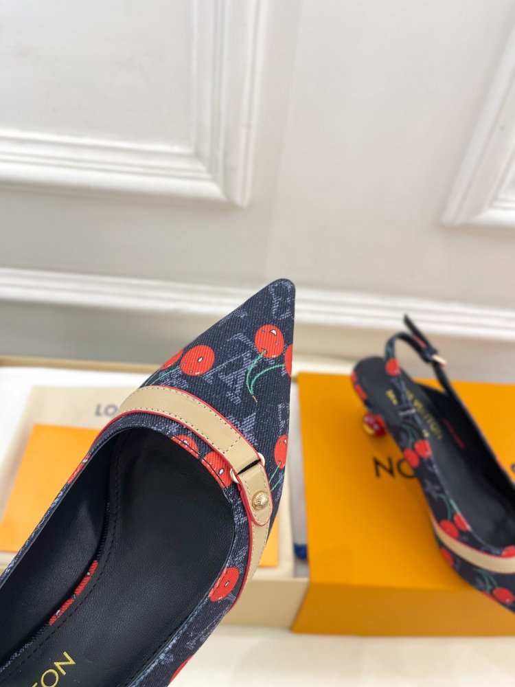 Босоніжки фото 6