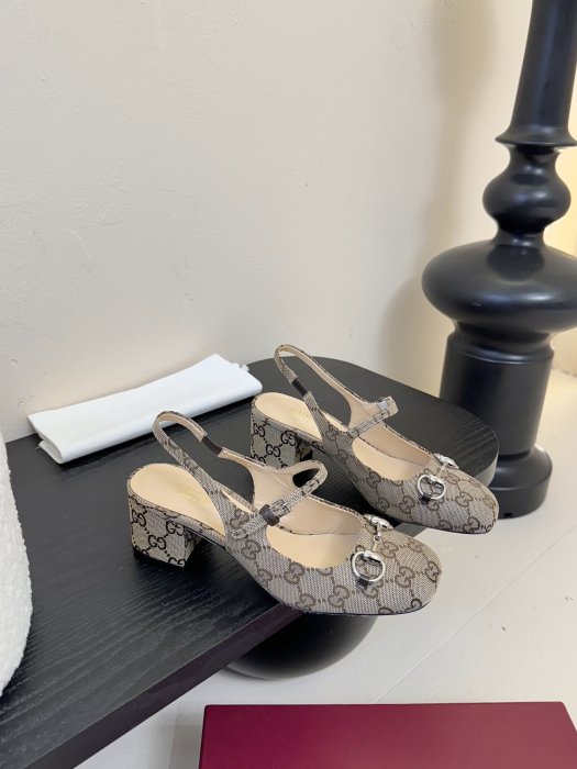 Босоножки фото 2