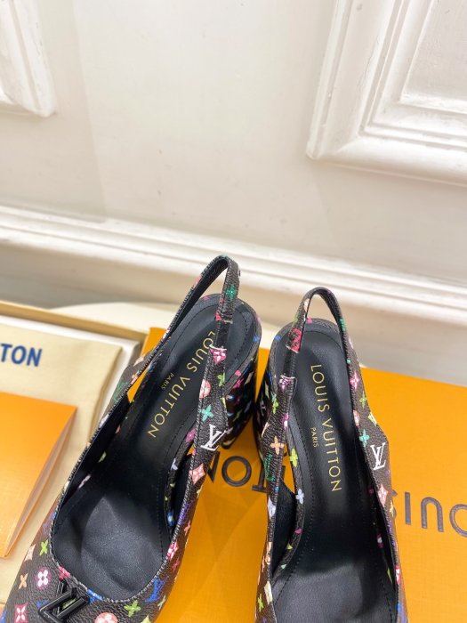 Босоножки фото 7