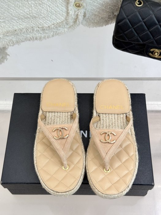 Шлепанцы женские фото 4