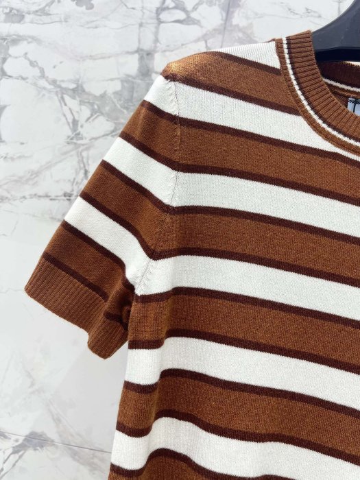 T-shirt women's фото 4