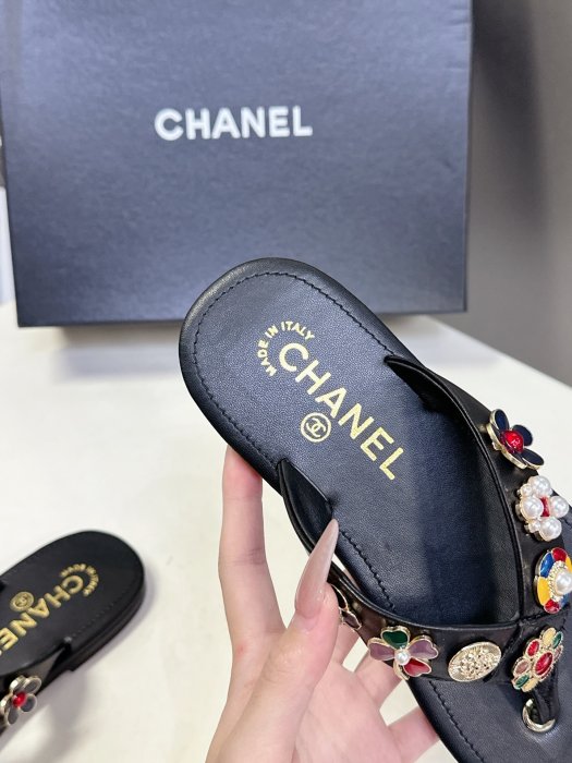 Шлепанцы фото 8