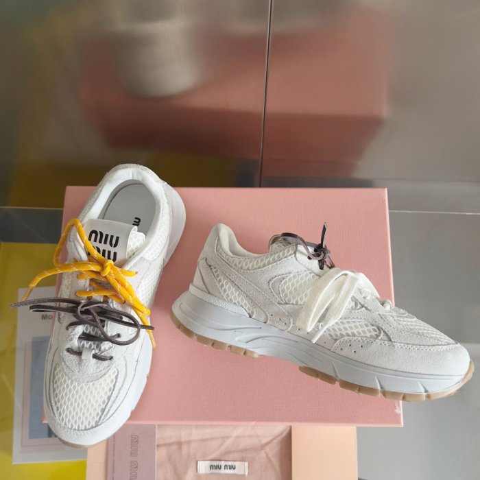 Кросівки фото 3