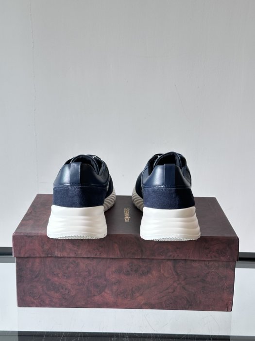 Кроссовки фото 8