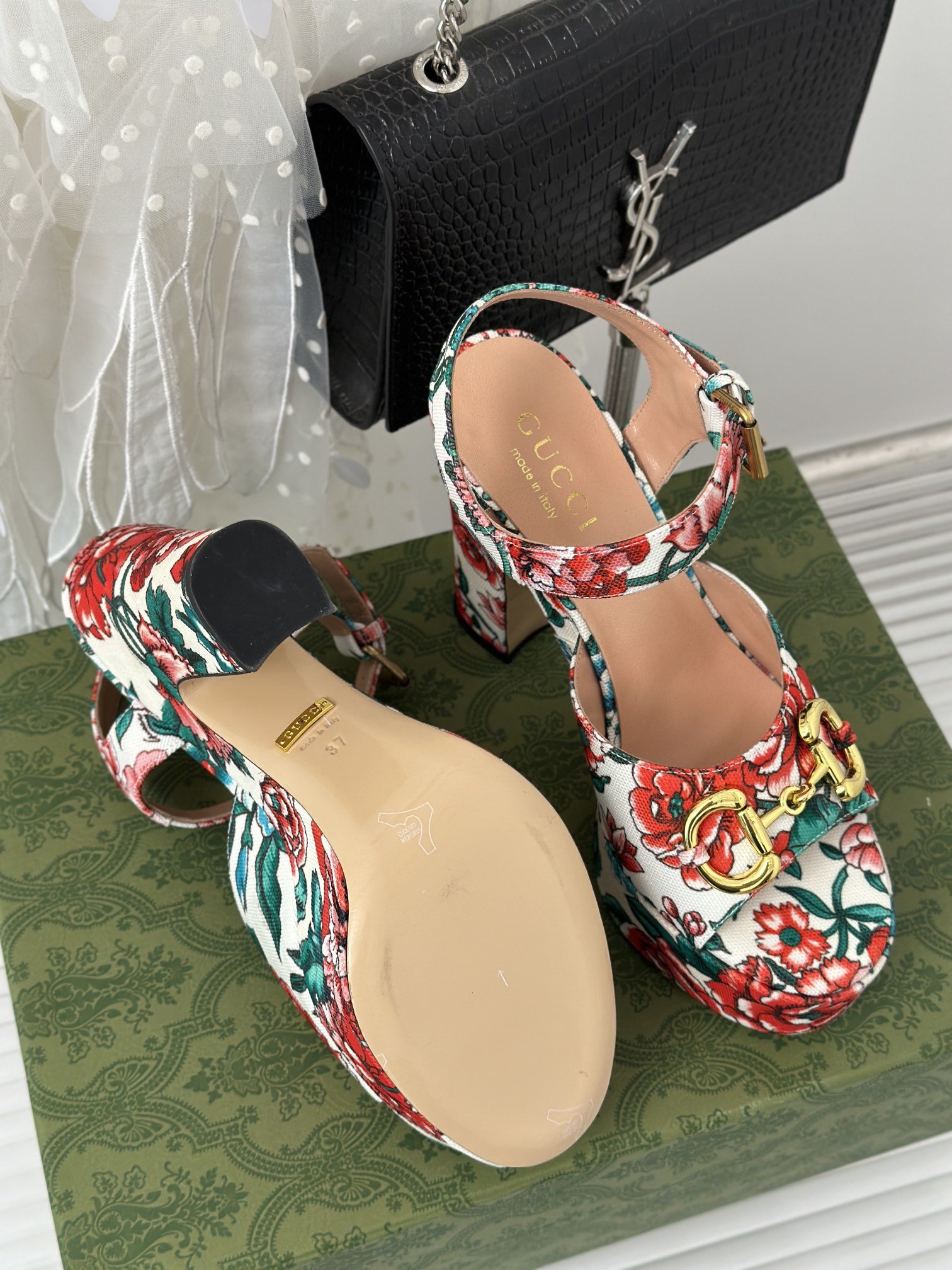 Sandals from flower print on high heel фото 9