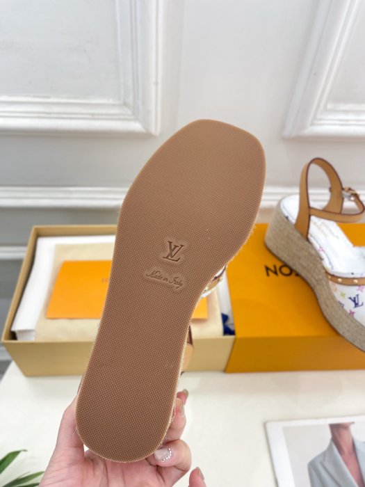 Босоножки фото 9