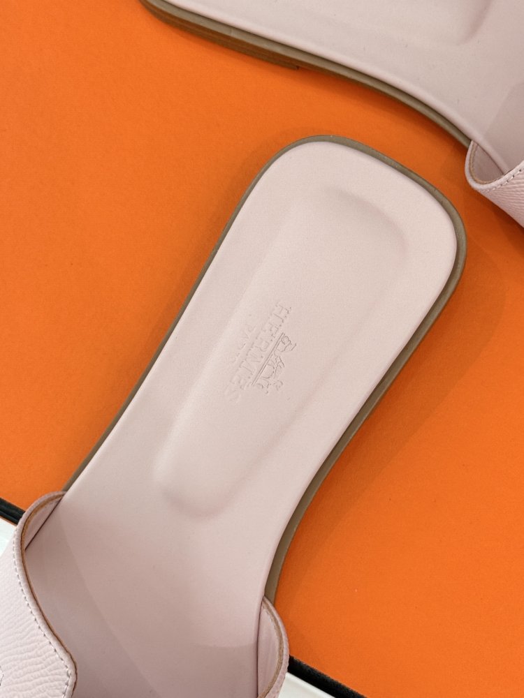 Шлепанцы женские фото 8