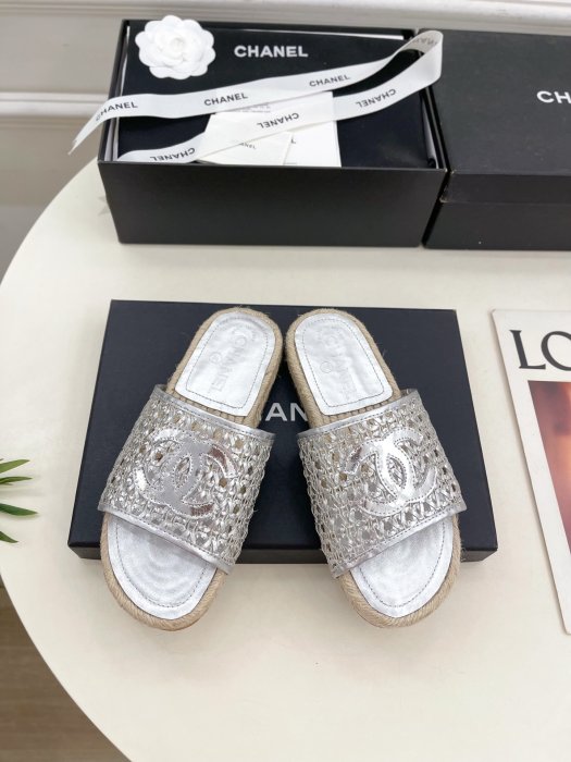 Шлепанцы женские