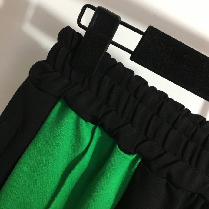 Черно-зеленые штаны фото 4