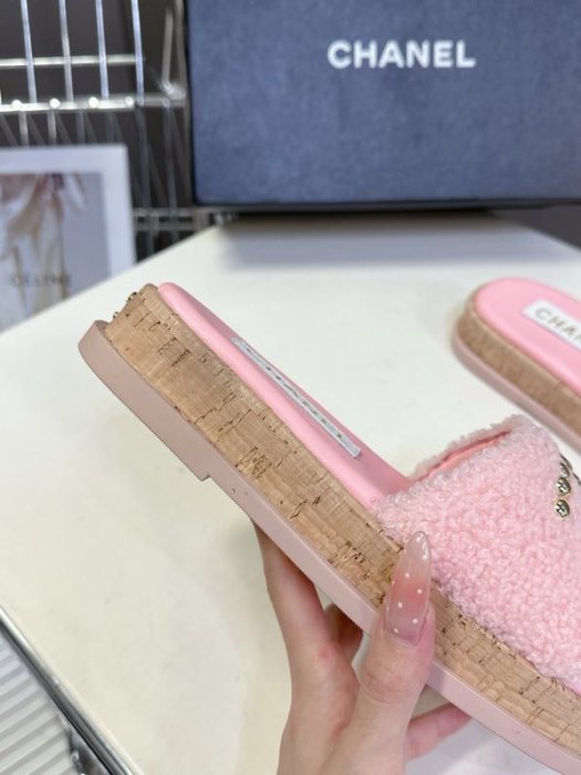 Шлепанцы женские фото 2