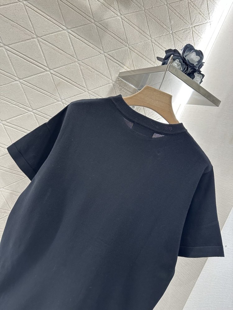 Футболка жіноча фото 4