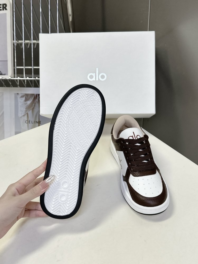 Кросівки жіночі фото 9