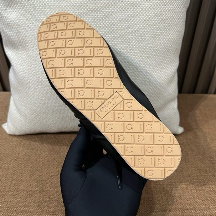 Кросівки жіночі фото 6