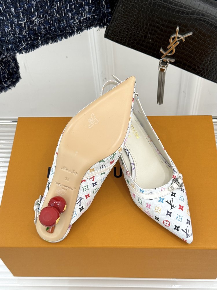 Босоніжки фото 9