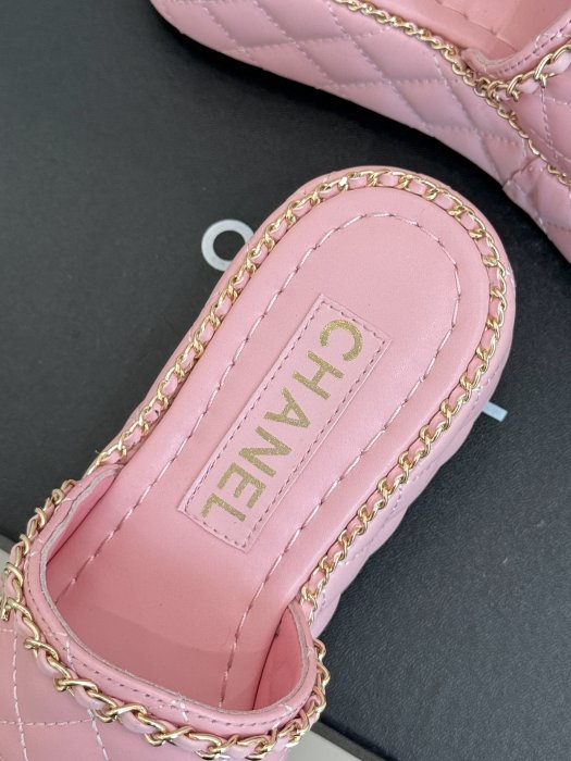 Шльопанці жіночі фото 8