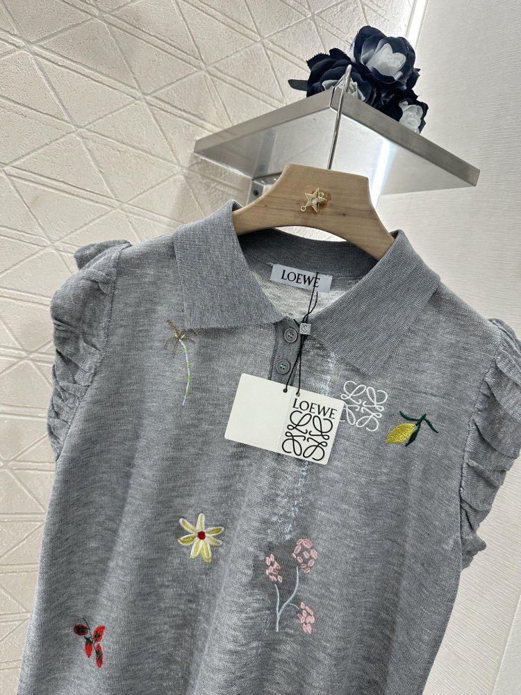 T-shirt women's фото 3