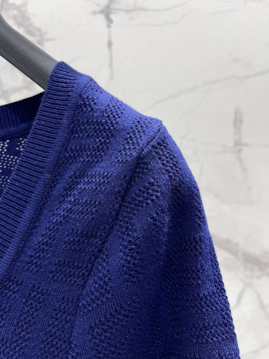 T-shirt women's фото 5