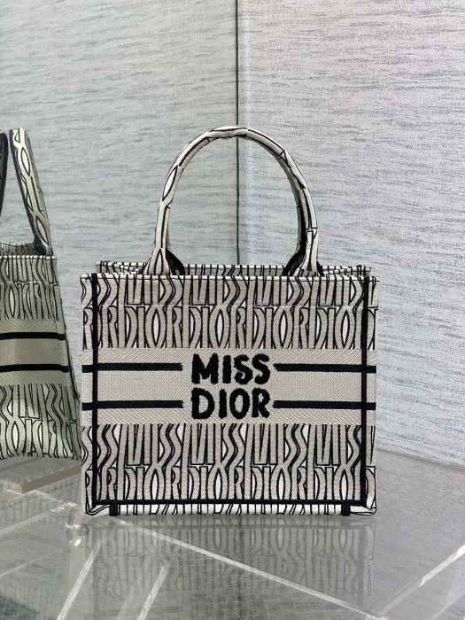 Сумка жіноча Tote Miss Dior 26 см