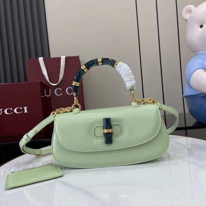 Сумка кожаная Gucci Bamboo Diva 26 см