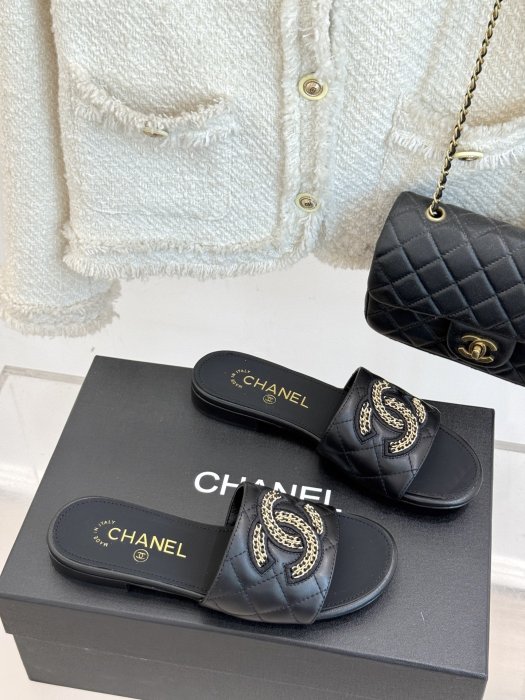 Шлепанцы женские фото 3