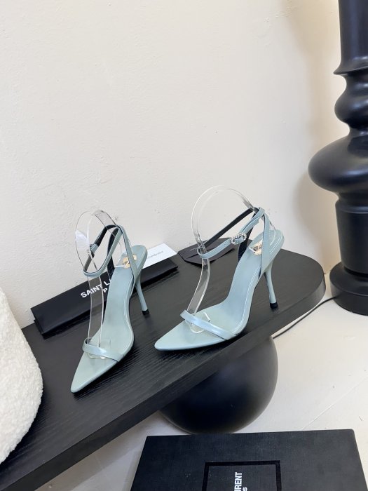 Босоножки фото 3