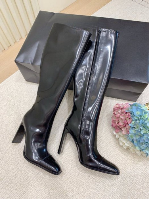 Leather boots on stud