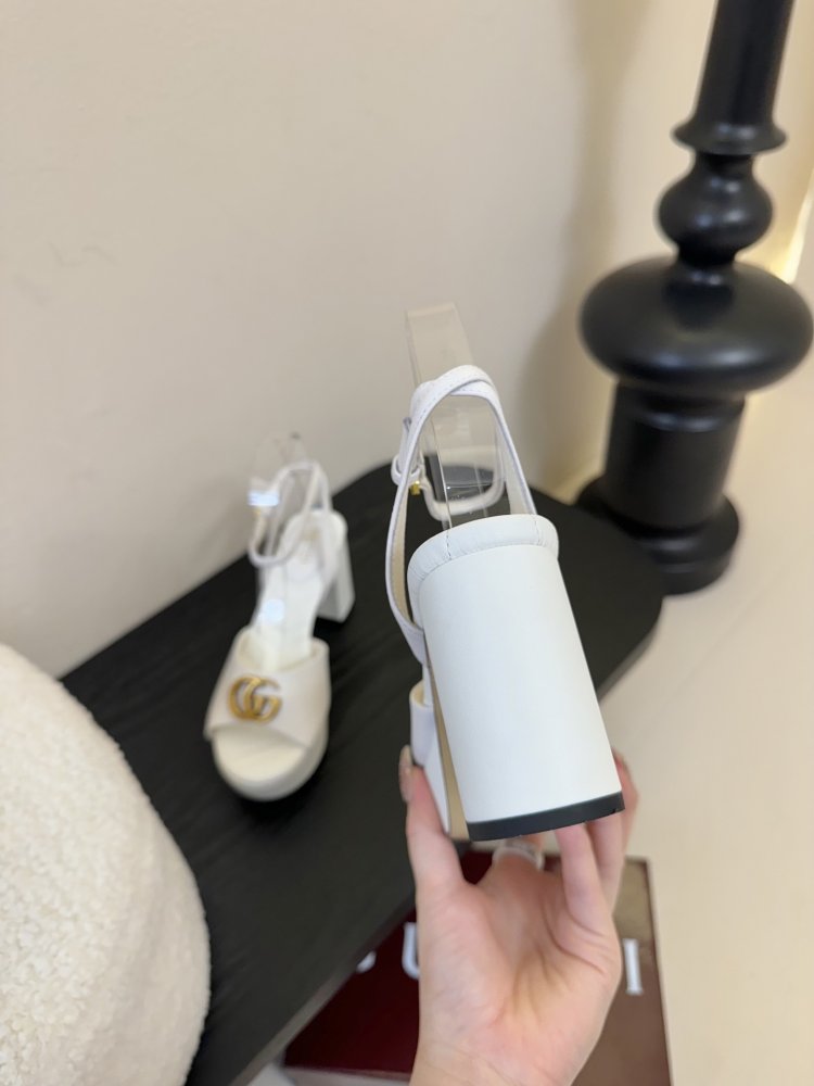 Босоніжки фото 6