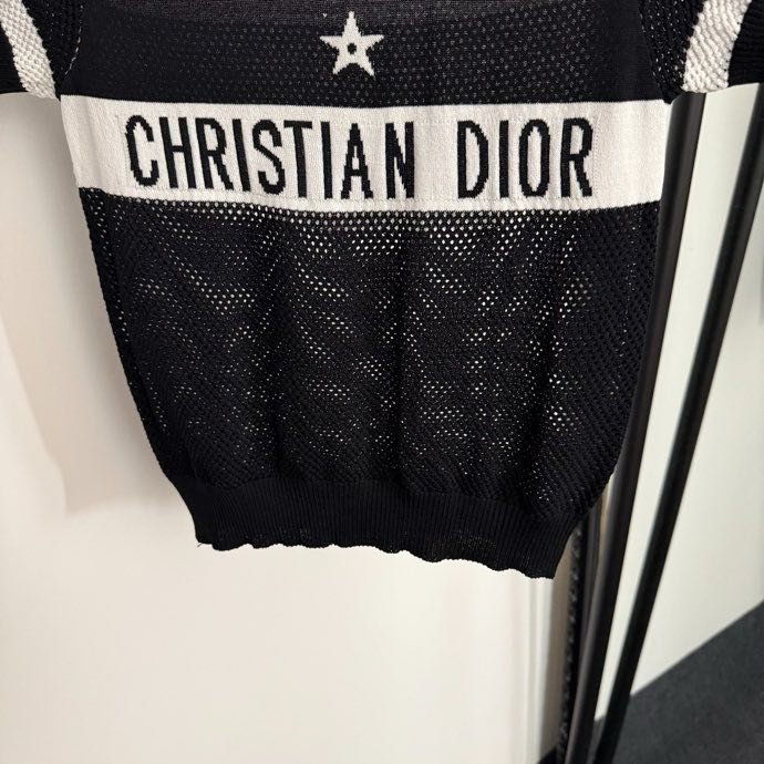 T-shirt women's фото 5