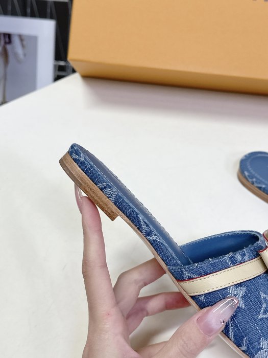 Шлепанцы фото 9