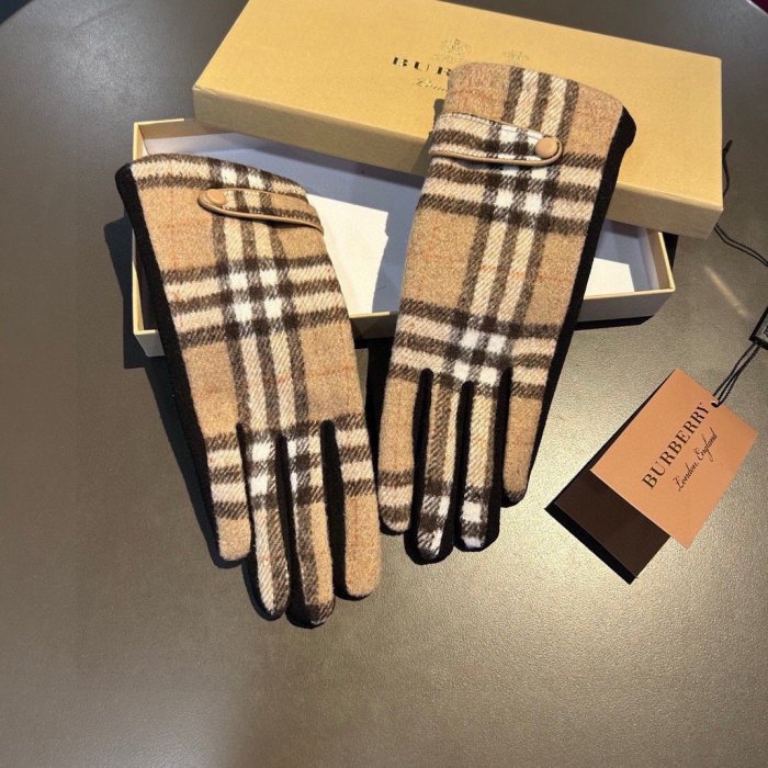 burberry gloves womens price