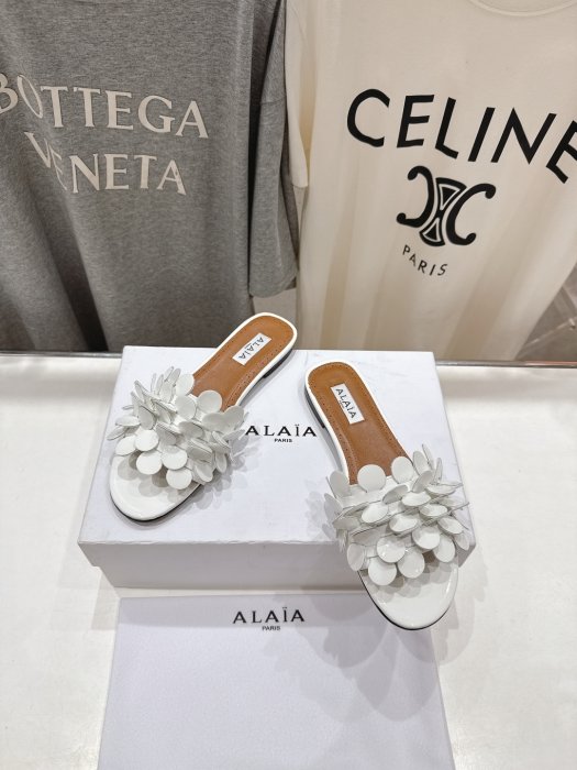 Шлепанцы женские фото 2