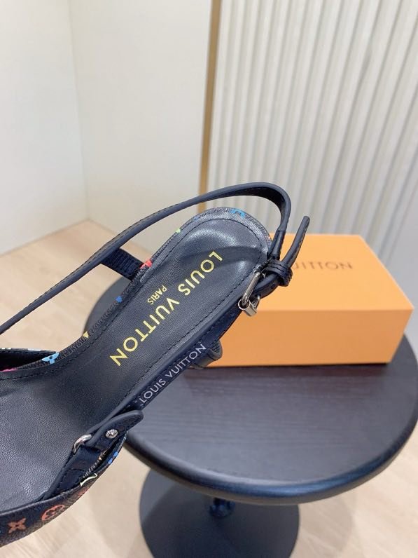 Босоножки фото 2