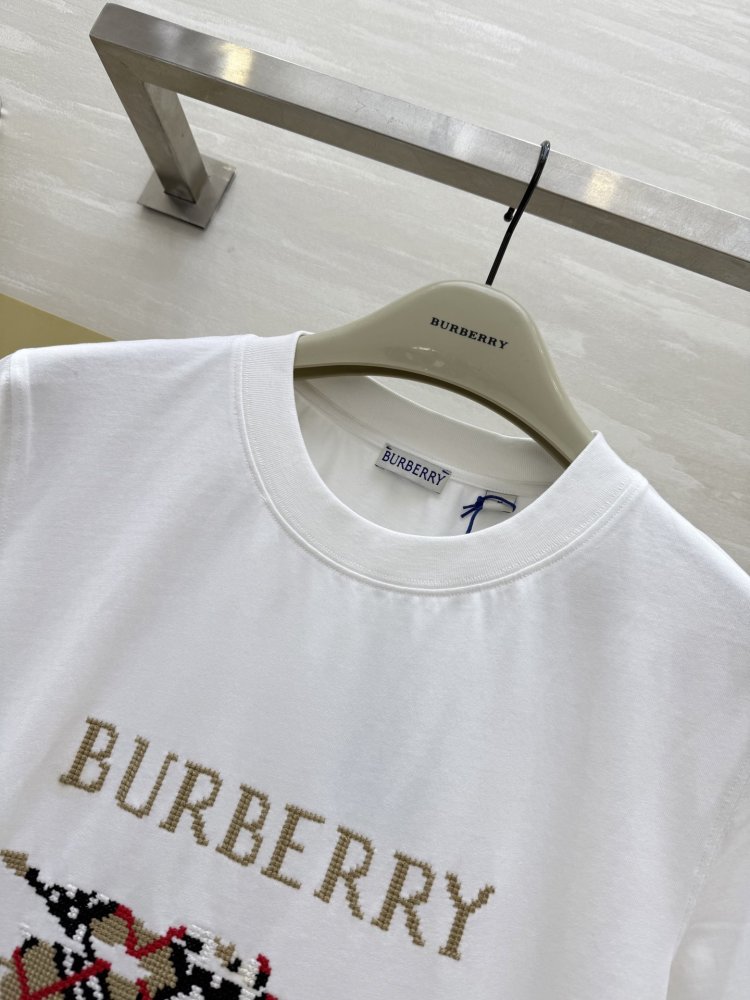 Футболка жіноча фото 3