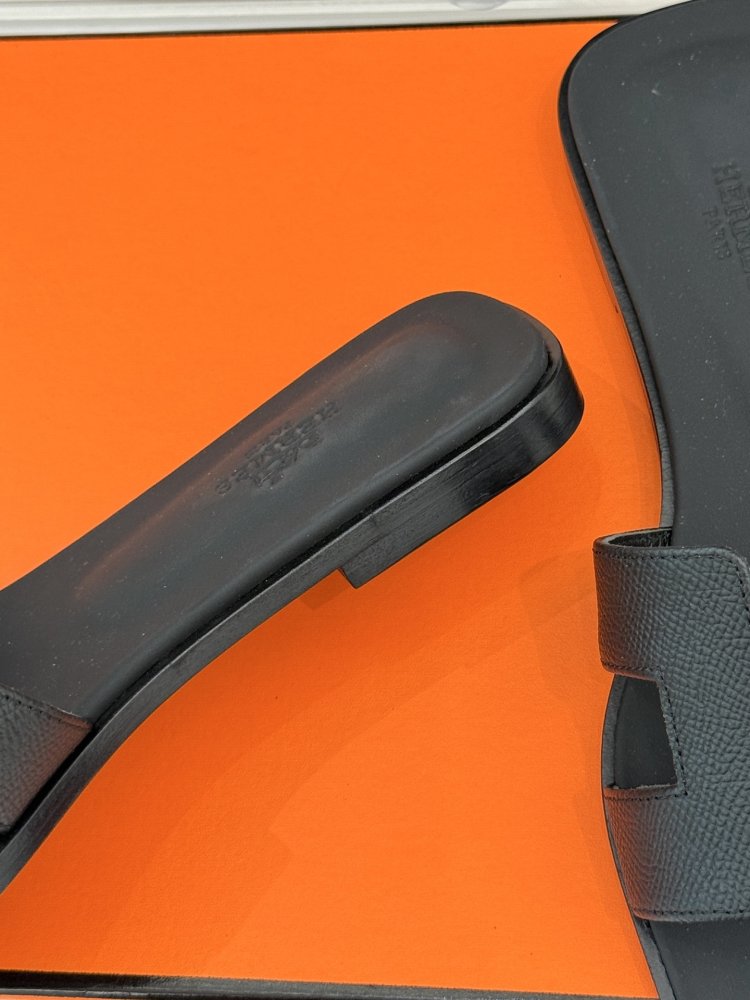 Шлепанцы женские фото 6