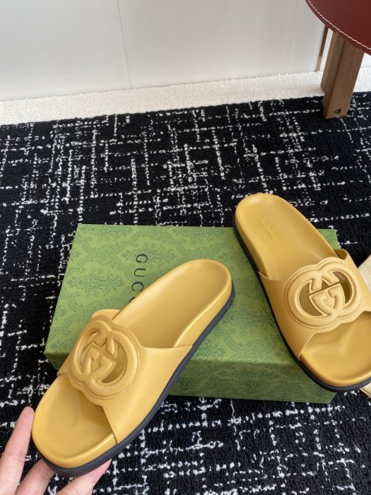 Шлепанцы фото 7